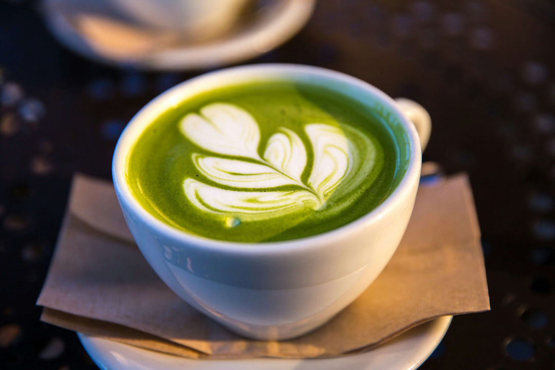 une tasse de matcha latte de haute qualité en Suisse