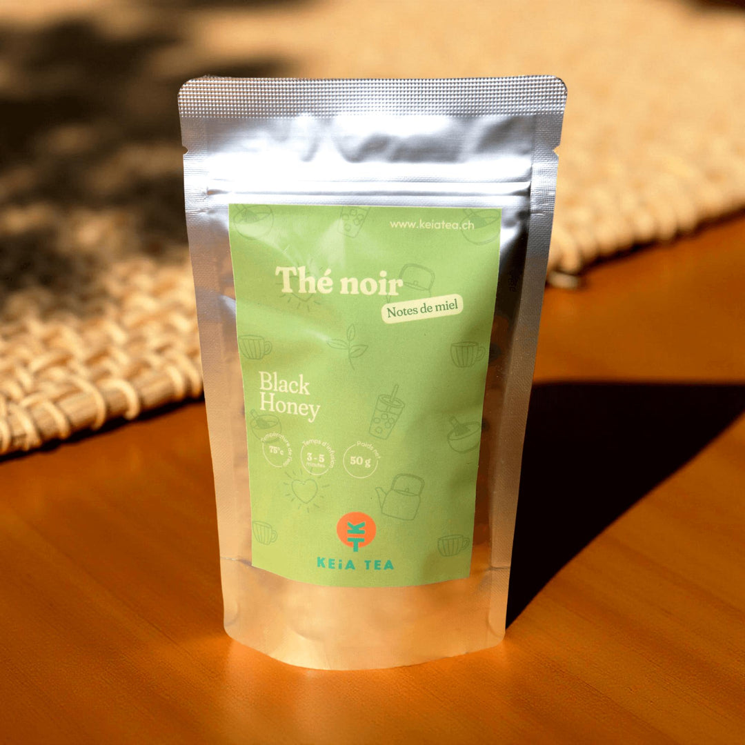 Sachet de thé noir bio Black Honey de Keia Tea, Keemun rare au parfum naturel de miel, origine Tunxi Shiyan, Chine.