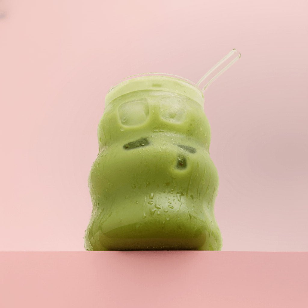 un délicieux verre de matcha latte japonais